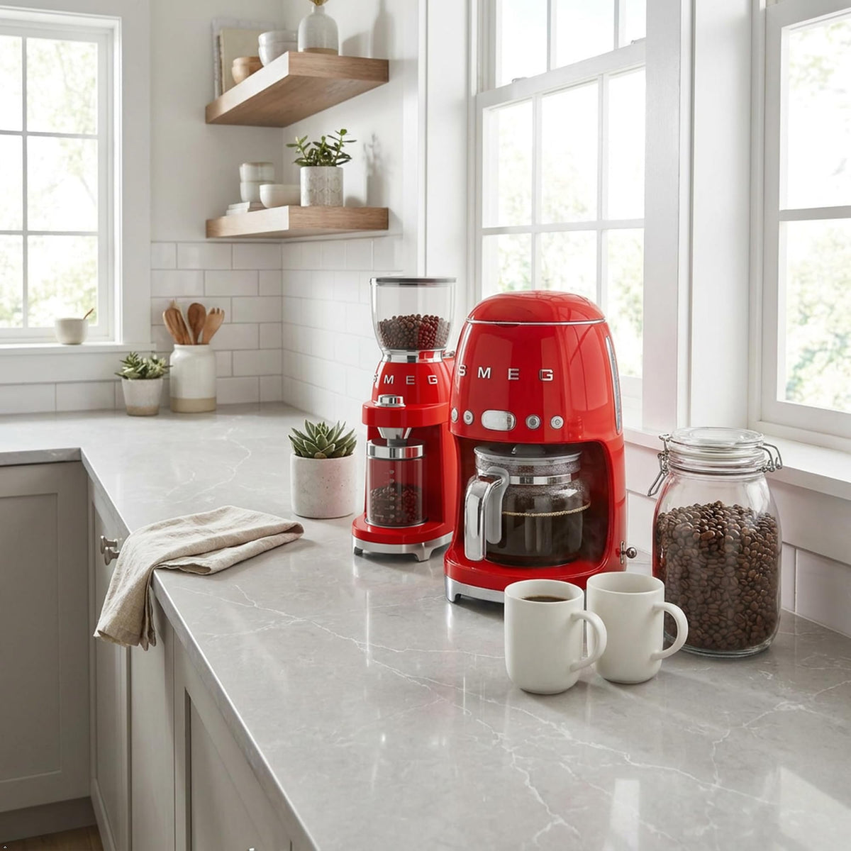 Red Coffee Grinder with 30 Grind Settings L733